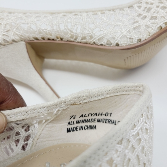 Rouge Helium | White Lace Design Aliyah Peep Toe Wedding Heels (Size 7.5) - Picture 10 of 13